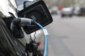 8.77 lakhs active EVs on Indian roads